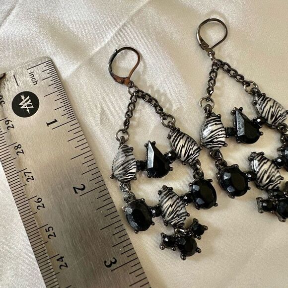 Black zebra statement earrings - Picture 6 of 7